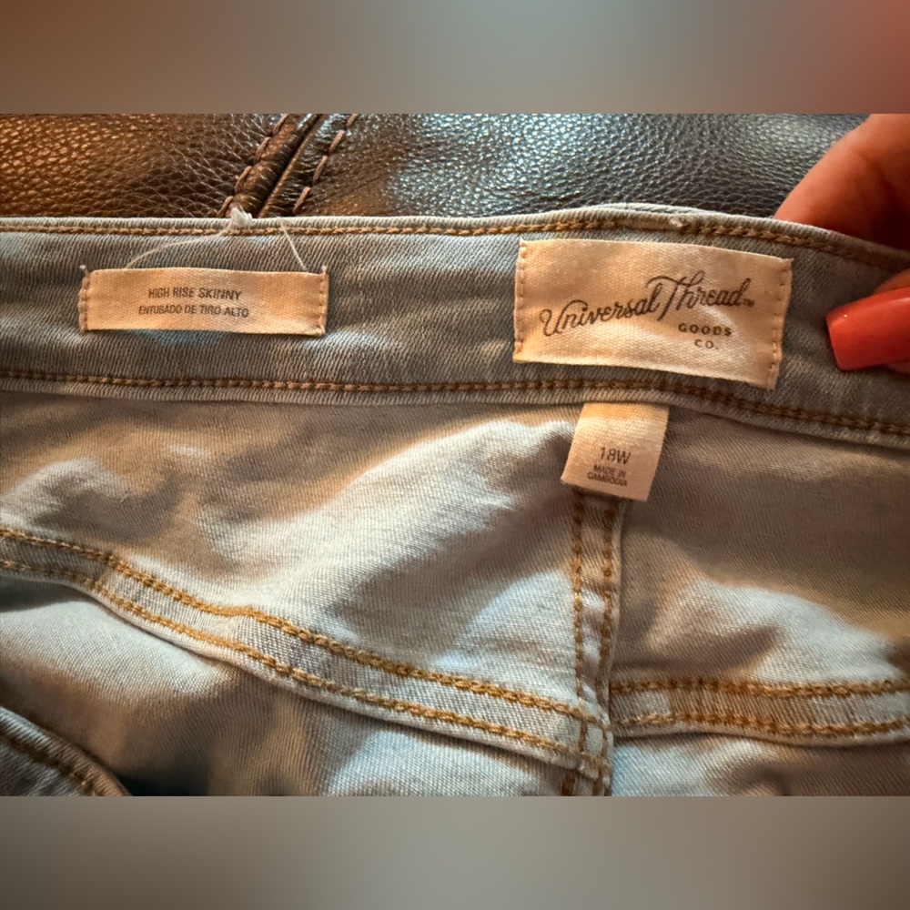 Universal Thread Light Blue High Rise Skinny Jeans - Picture 4 of 4